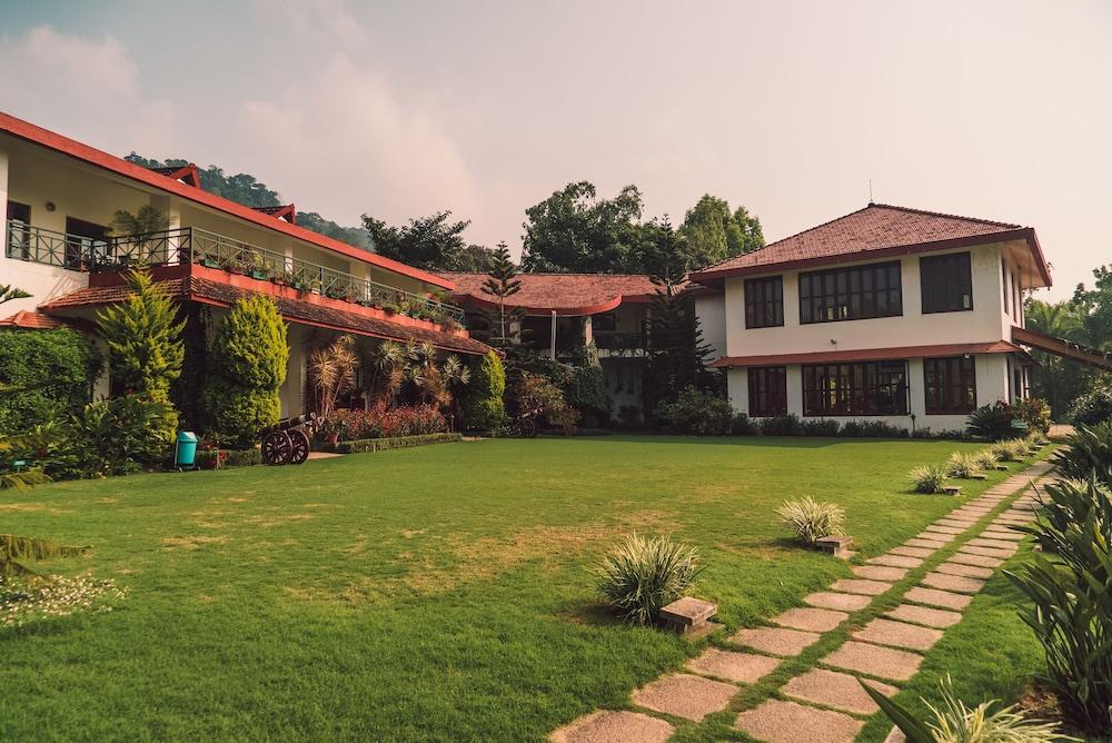 Amritara Ambatty Greens Resort Virajpet Luaran gambar